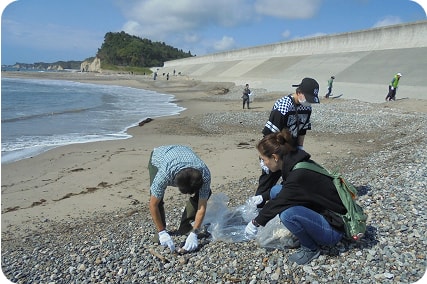 Participating in the "Hirono Town Cleanup Operation"02